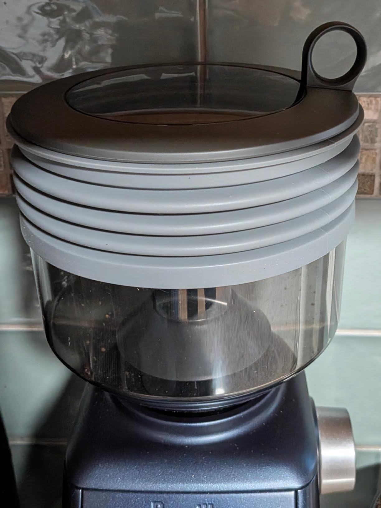 منفاخ سيليكون ووعاء جرعة واحدة - مراجعة Breville Espresso Barista Express وسعره